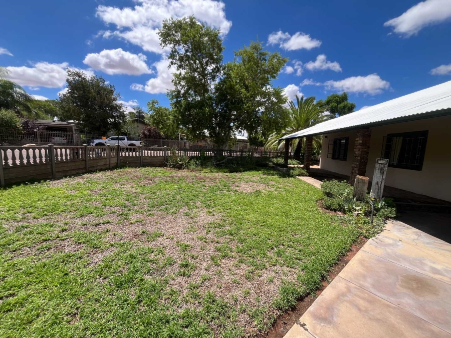 5 Bedroom Property for Sale in Die Rand Northern Cape